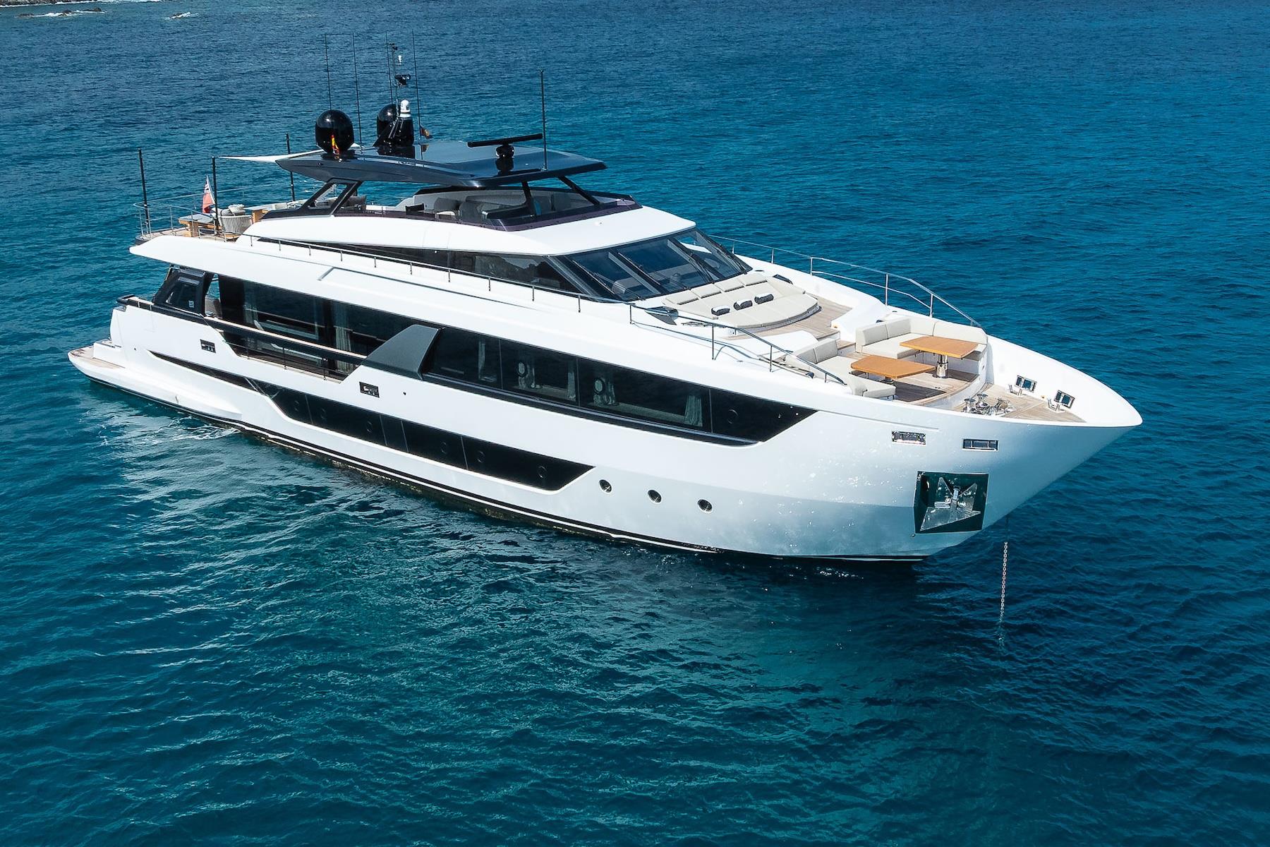 2025 FERRETTI YACHTS 1000 